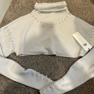 Alo yoga nwt crop sweater